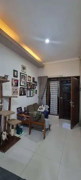 Rumah di taman holis indah
