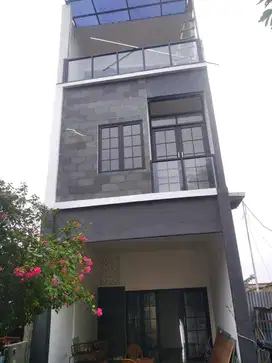 Dijual Rumah 3 LT Bonus Tanah Di Permata Timur 1 Jakarta Timur