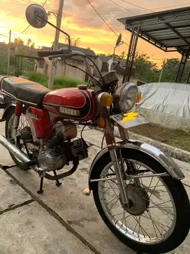 YAMAHA YB 100 1974