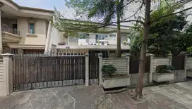 Jual Cepat Rumah 2 Lantai Jl. Puri Indah Raya, Kembangan Selatan