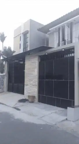 Dijual Rumah 2 Lantai Bagus Siap Huni Lokasi Solobaru Dekat Mall