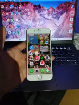 iPhone 8 mulus, Fullset 4/64 bh 100% atau TT nambah ke IP 11