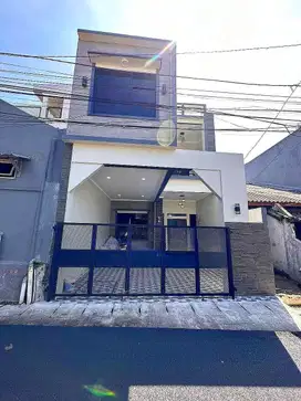 Rumah Dijual Ready 2 Lantai Pasar Rebo Jaktim Baru Murah