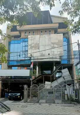 Bangunan Kantor Siap Pakai Raya Ngagel Lokasi Strategis