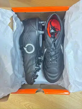 Sepatu Mini Soccer OrtusEight Forte Savage V3 FG Black Size 43