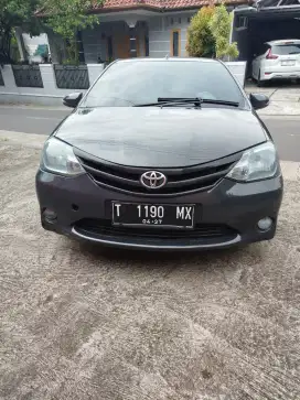 ETIOS LIVA Manual 2013