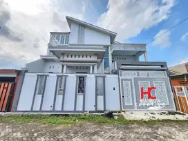 RUMAH 2 LANTAI DEKAT BANDARA BANYUWANGI