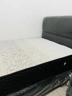 Tempat tidur preloved like new