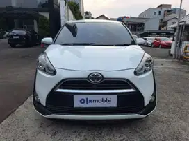 TDP Rendah Toyota Sienta 1.5 V Bensin-MT 2016 Orange CTKTB