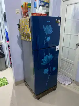Jual Kulkas Bekas Polytron ( 2 tahun pemakaian)