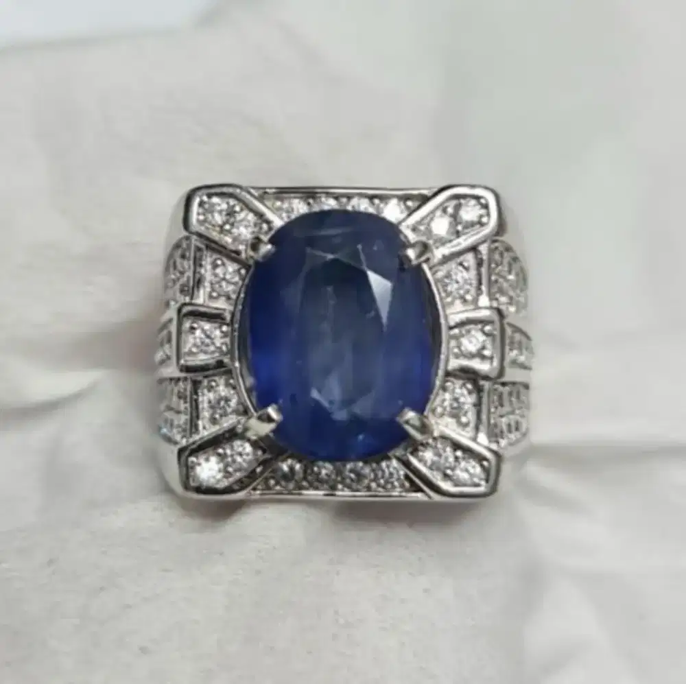 Natural blue sapphire