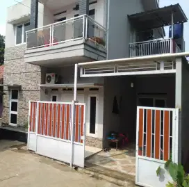 Dijual rmh 2lantai luas tanah 112mtr hrga 875jt nego