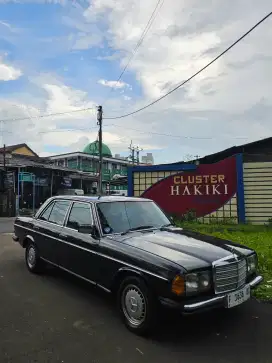 Mercedes benz Tiger w123 Antik