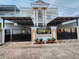 Rumah mewah perbatasan Jak tim.