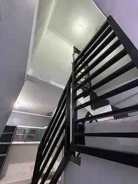RUMAH MINIMALIS DI KOMPLEK RIUNG BANDUNG