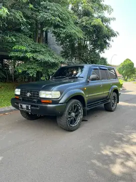 Land Cruiser Vx80 low km barndoor istimewa