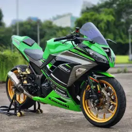 Kawasaki ninja 250 FI ABS tahun 2012 akhir (pajak hidup bln 12)