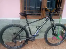 Polygon Xtrada 6 like New