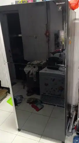 Di jual murah kulkas sharp j-tech inverter super jumbo,normal.