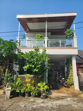 Di Jual Cepat Rumah 2 1/2 lantai dengan harga murah