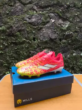 Sepatu Bola Mills Xyclops Speedfreak Sonic Pack FG