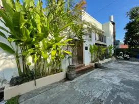 DIJUAL VILLA MODERN TROPIS BERAWA CANGGU