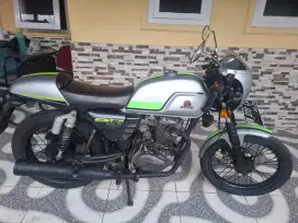 Benelli 152 Caferacer