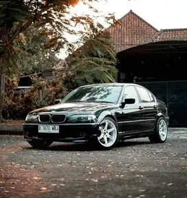 BMW 325i 2002 Bensin
