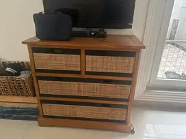 kayu rotan lemari