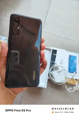 OPPO RENO 3 PRO RAM 8/256 FULLSET WARNA HITAM FUNGSI NORMAL SEMUA