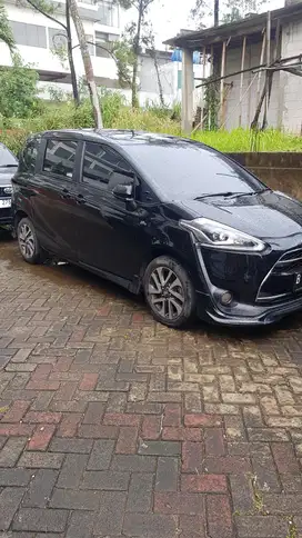 Toyota Sienta Q 2017-2016