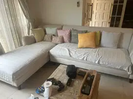sofa L seat warna krem putih