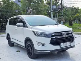 Toyota innova V diesel 2.4 Matic 2018