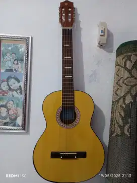 Gitar yamaha  oke