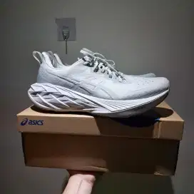 Sepatu Asics Novablast 4 Size 46.5 Grey Men Running Original 11 UK