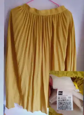 Rok plisket like new