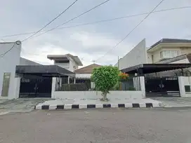 Jual cepat, Rumah Kupang Indah dengan kolam renang