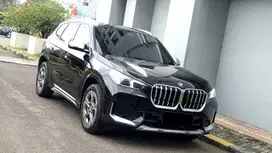 [ KM ANTIK 8RB ] BMW X1 X 1 sDrive 1.8i XLine LCi AT Hitam 2023/2024
