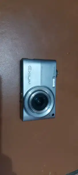 Camera digital pocket canon exilim 10.1 megapixel Belum TES