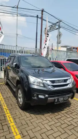 ISUZU MUX 2.5 AT