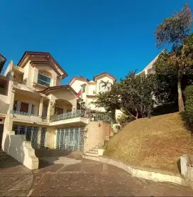 Dijual Rumah Besar & Elit  Alamanda Tubagus Ismail Dago Kota Bandung,