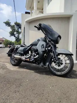 Harley Davidson Street Glide CVO 2018