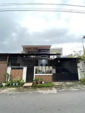 Dijual cepat rumah dua lantai di tengah kota makassar free furniture