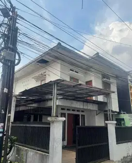 Dijual Rumah Lokasi Lapangan Ros Tebet Jakarta Selatan