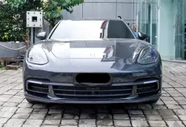TERMURAH ! Porsche Panamera 4S 2017