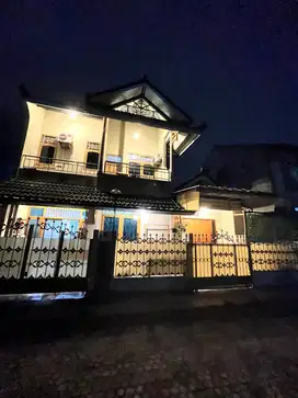 Rumah 2 Lantai Strategis di Perumahan Jambusari