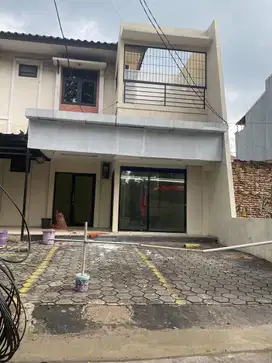 Ruko siap pakai ex CIRCKLE K lokasi Premium, Pasar Minggu
