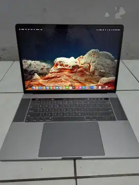 Macbook Pro 15 Touchbar corei7 16/512gb murah aja