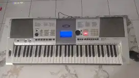 Keyboard yamaha PSR-E403 Kondisi normal dan mulus