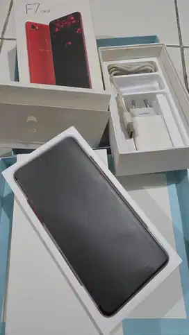 Oppo F7 (6/128Gb)